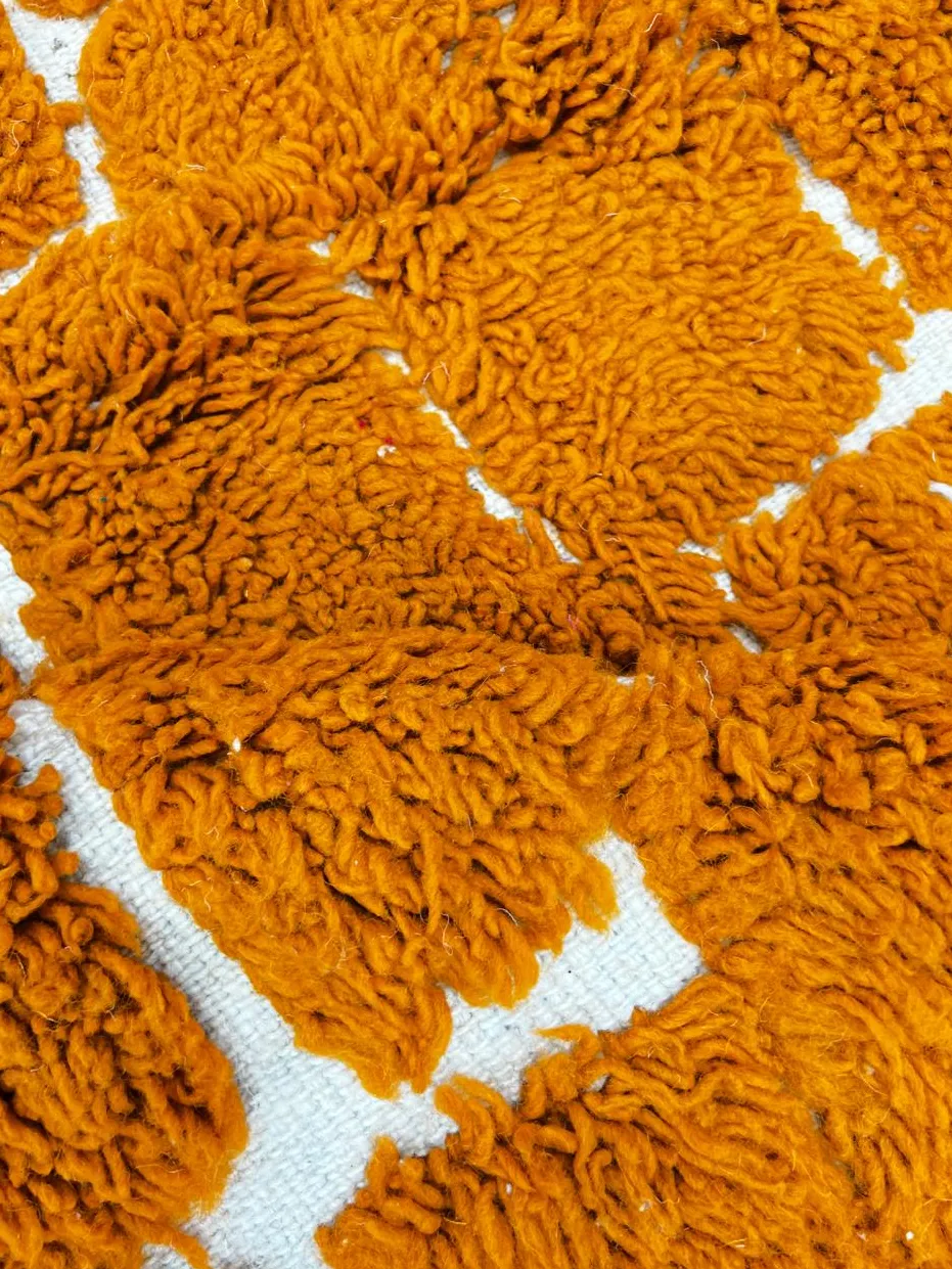 Tapis de couloir berbère Tafsut orange et terracotta, vue 4 sur 4