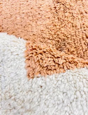 Tapis de couloir berbère Tahanaout blanc et moutarde, vue 4 sur 4