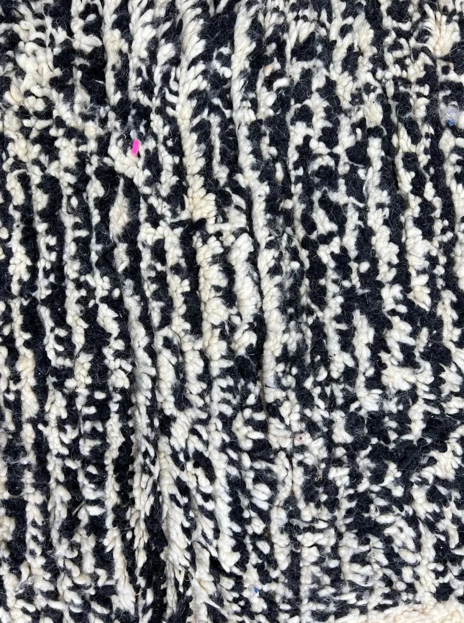 Tapis de couloir berbère Tamayt au dessin abstrait, vue 3 sur 4
