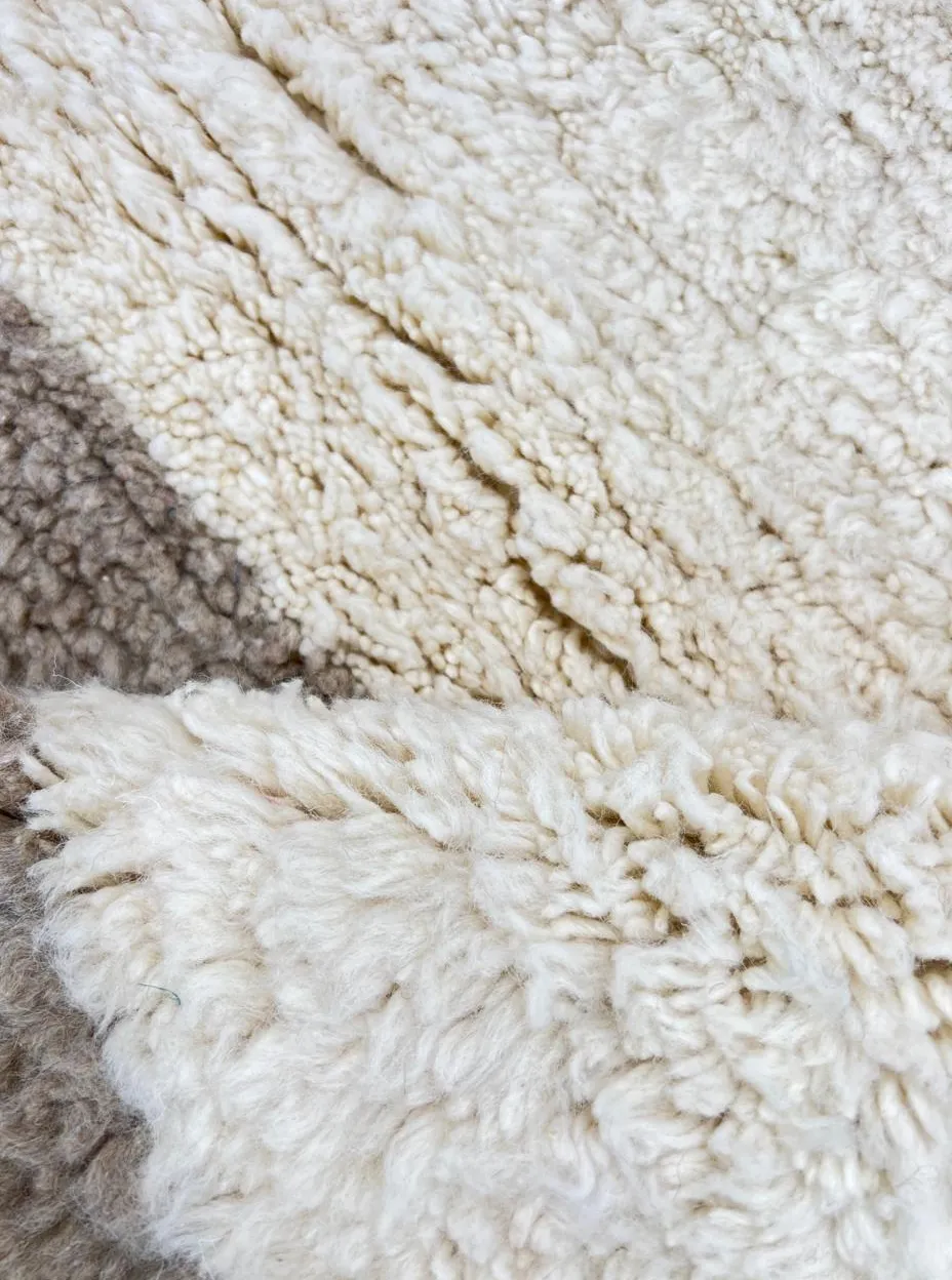 Tapis de couloir berbère Taroudant blanc et beige, vue 3 sur 4