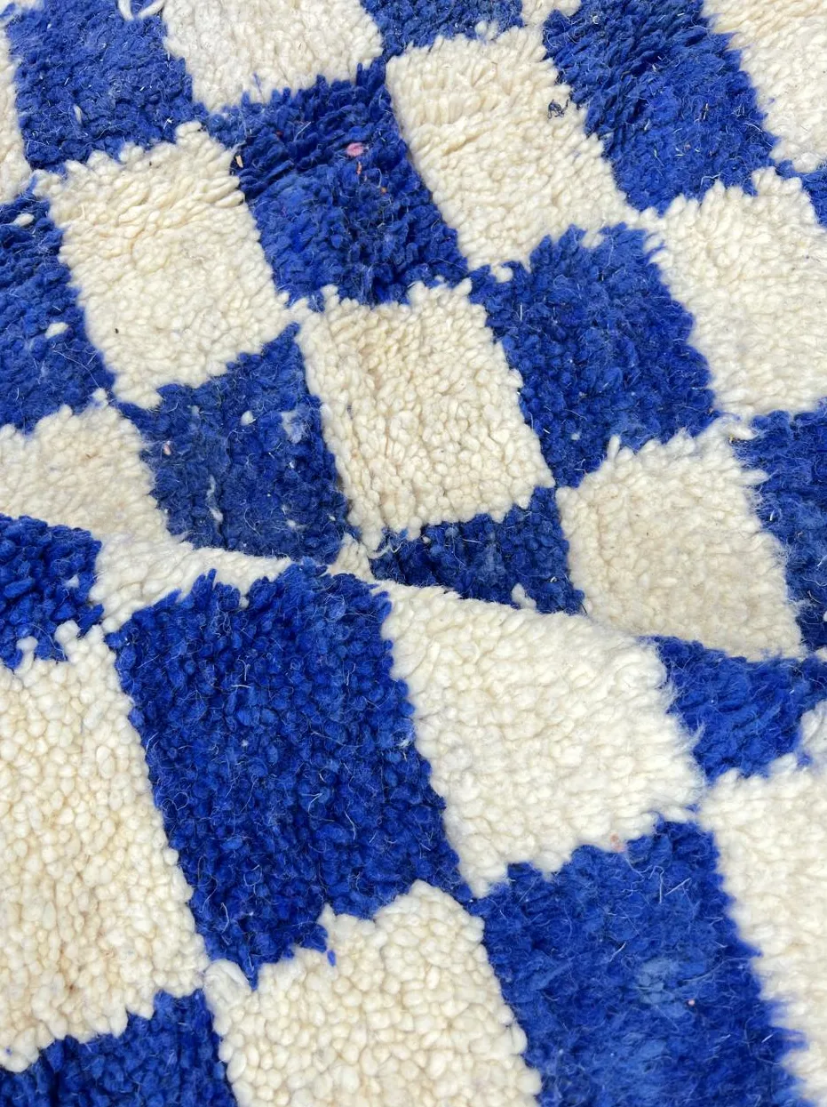 Tapis de couloir berbère Tidirhine bleu à damier, vue 3 sur 4