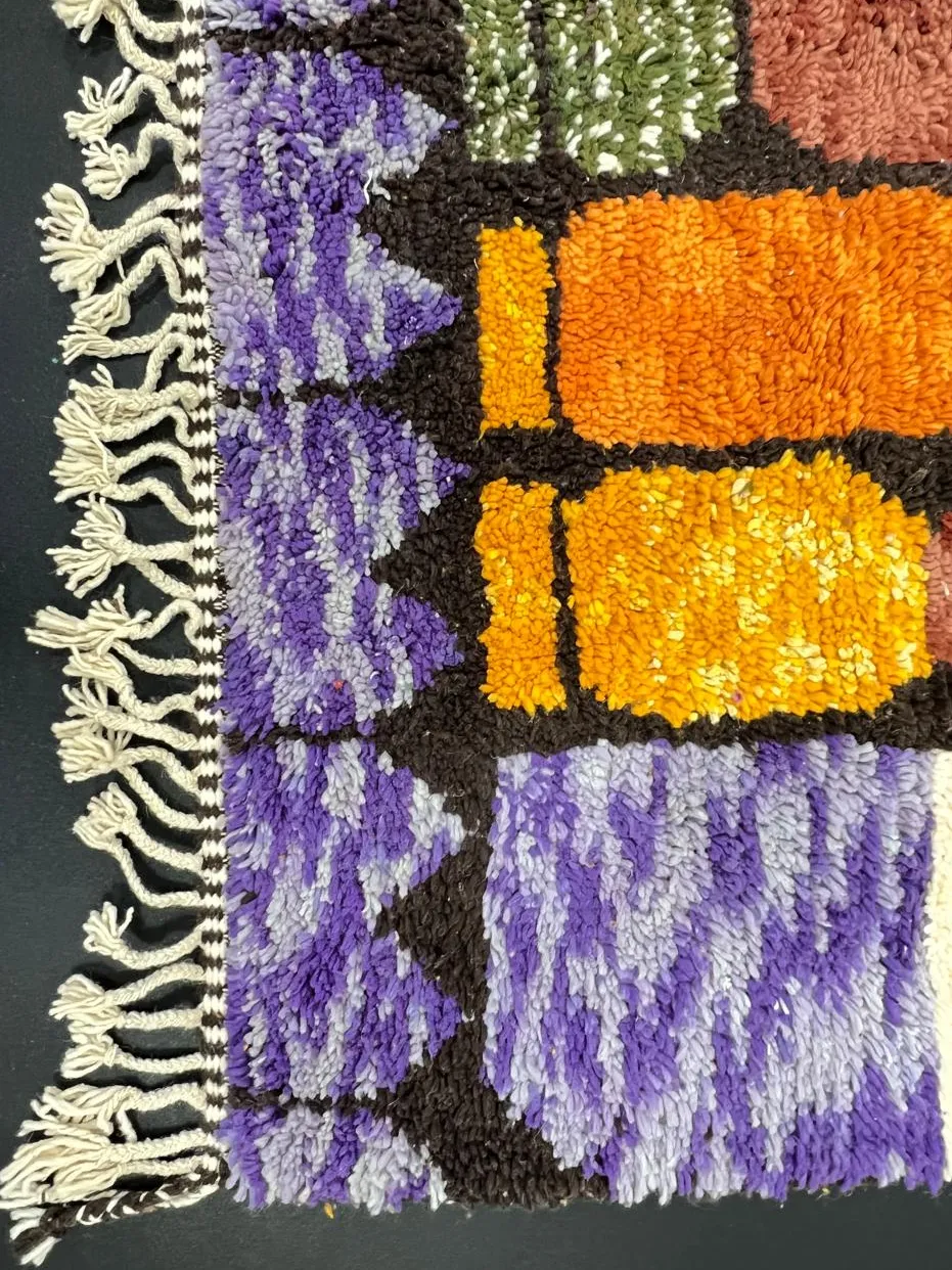 Tapis de couloir berbère Timahdite au dessin abstrait, vue 3 sur 4
