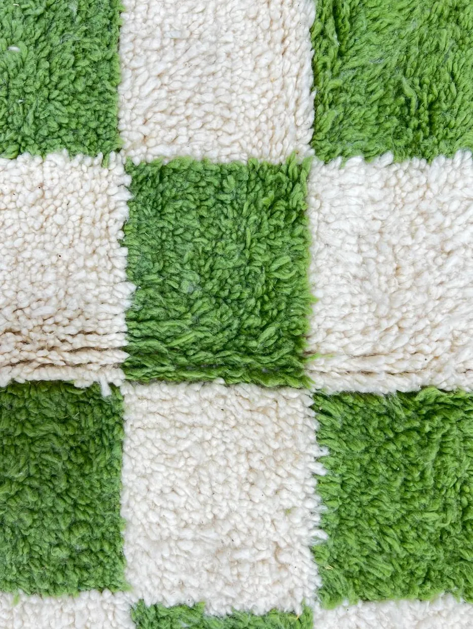 Tapis de couloir berbère Tislit vert à damier, vue 3 sur 4