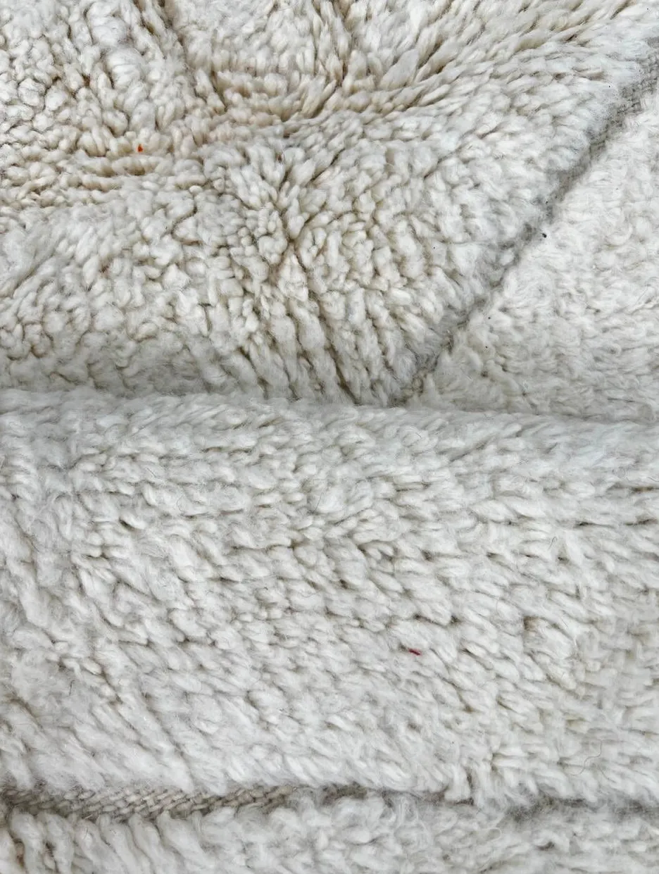 Tapis de couloir berbère Titrit blanc aux motifs géométriques, vue 4 sur 4