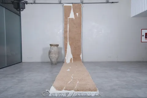 Tapis de couloir berbère Todra beige et blanc — tapis berbères contemporains