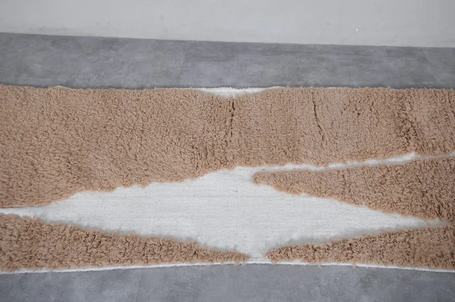 Tapis de couloir berbère Todra beige et blanc, vue 5 sur 7