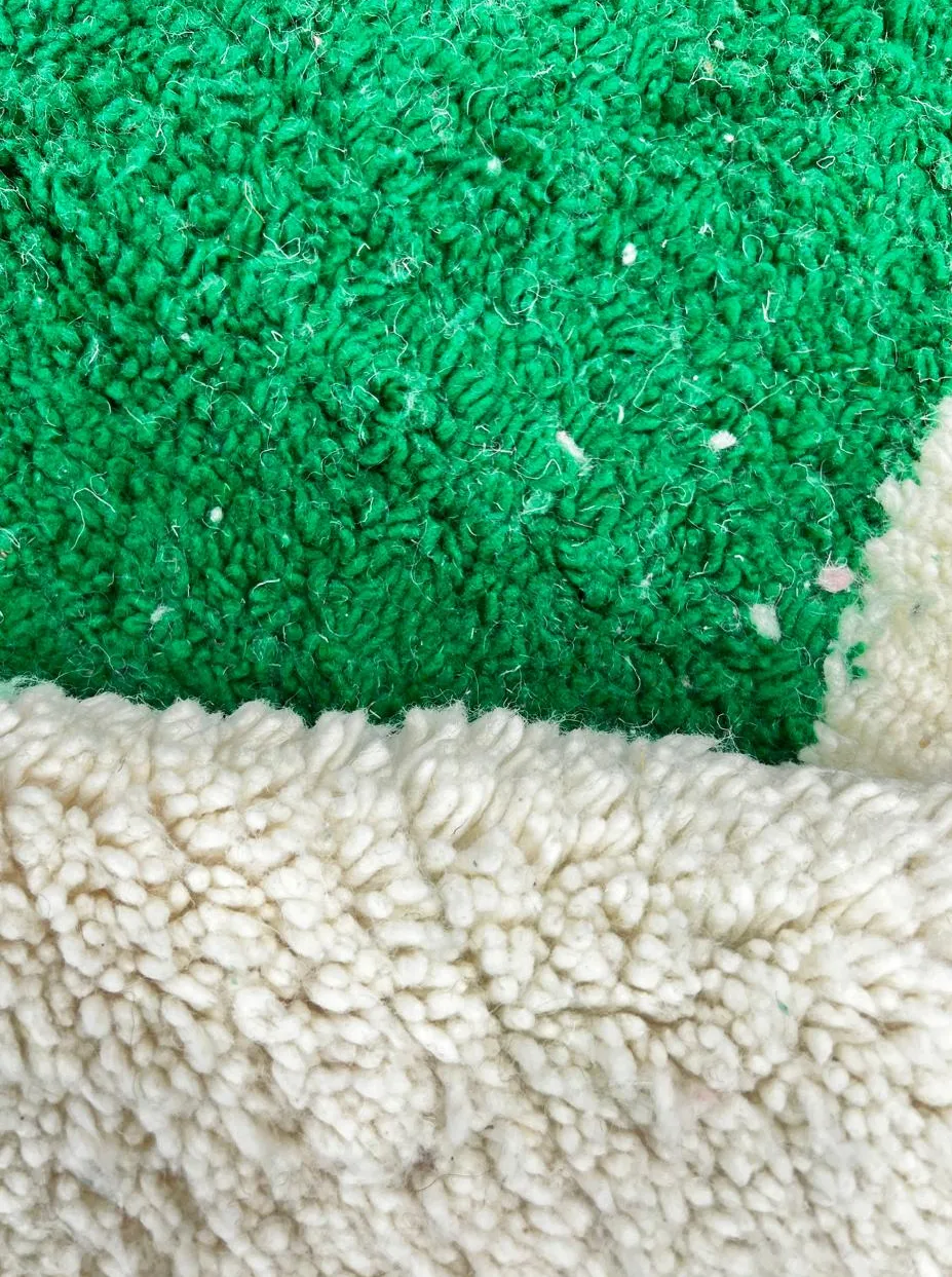 Tapis de couloir berbère Todra rose et vert, vue 3 sur 4