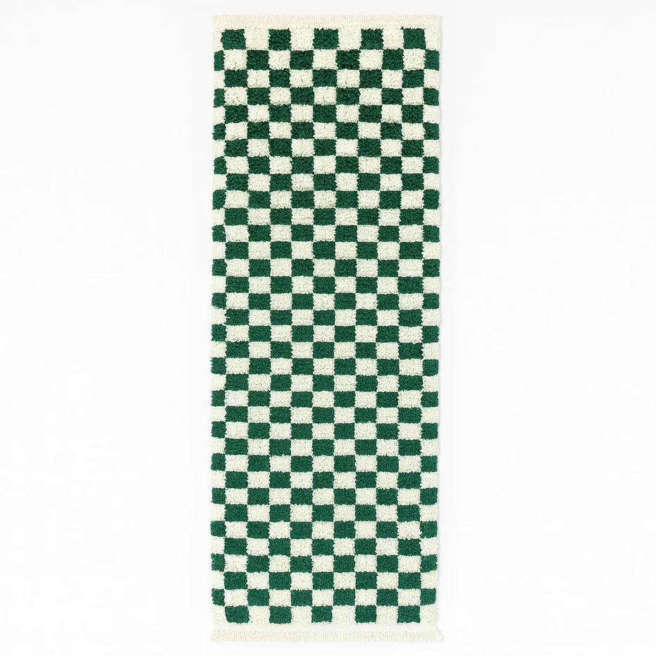 Tapis de couloir berbère Zegga vert et blanc à damier — tapis berbères contemporains tissé à la main