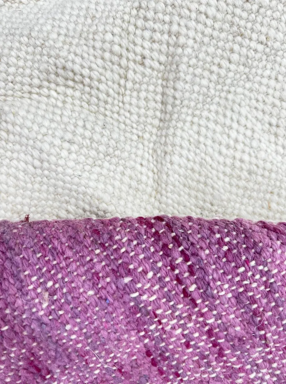 Tapis de couloir kilim Anezi vert et violet aux motifs géométriques, vue 4 sur 4