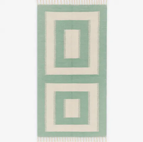 Tapis de couloir kilim Guelmim vert et blanc aux motifs géométriques — tapis kilim