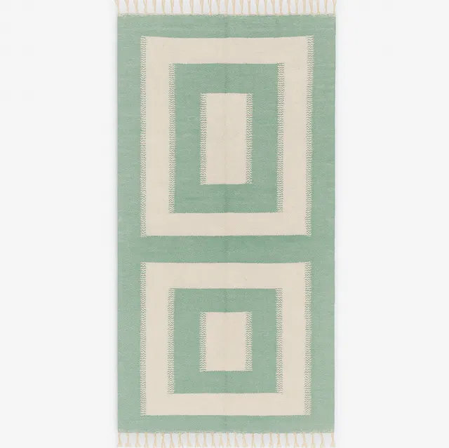 Tapis de couloir kilim Guelmim vert et blanc aux motifs géométriques — tapis kilim