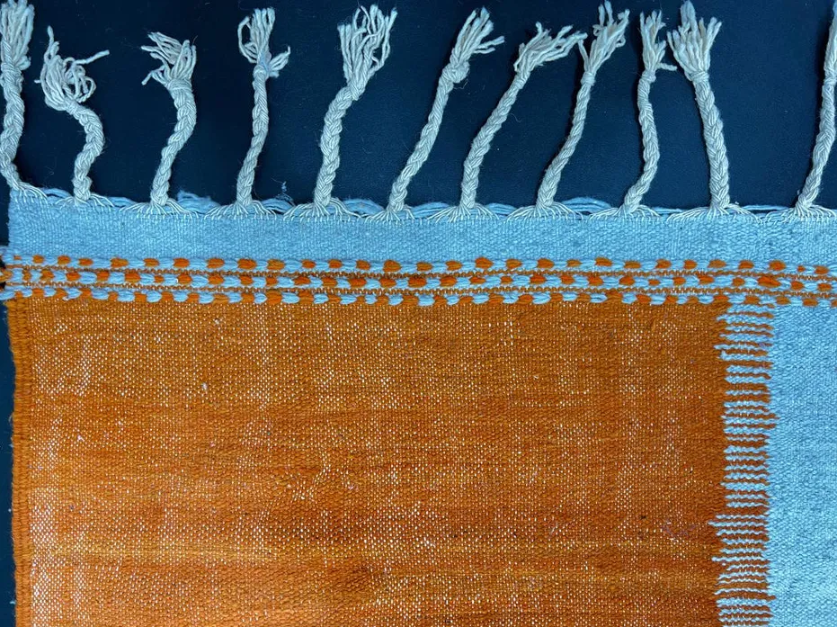 Tapis de couloir kilim Taghazout orange et violet, vue 3 sur 4