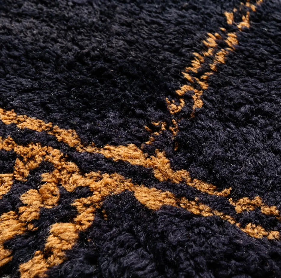 Tapis Mrirt Bzou noir, vue 4 sur 7