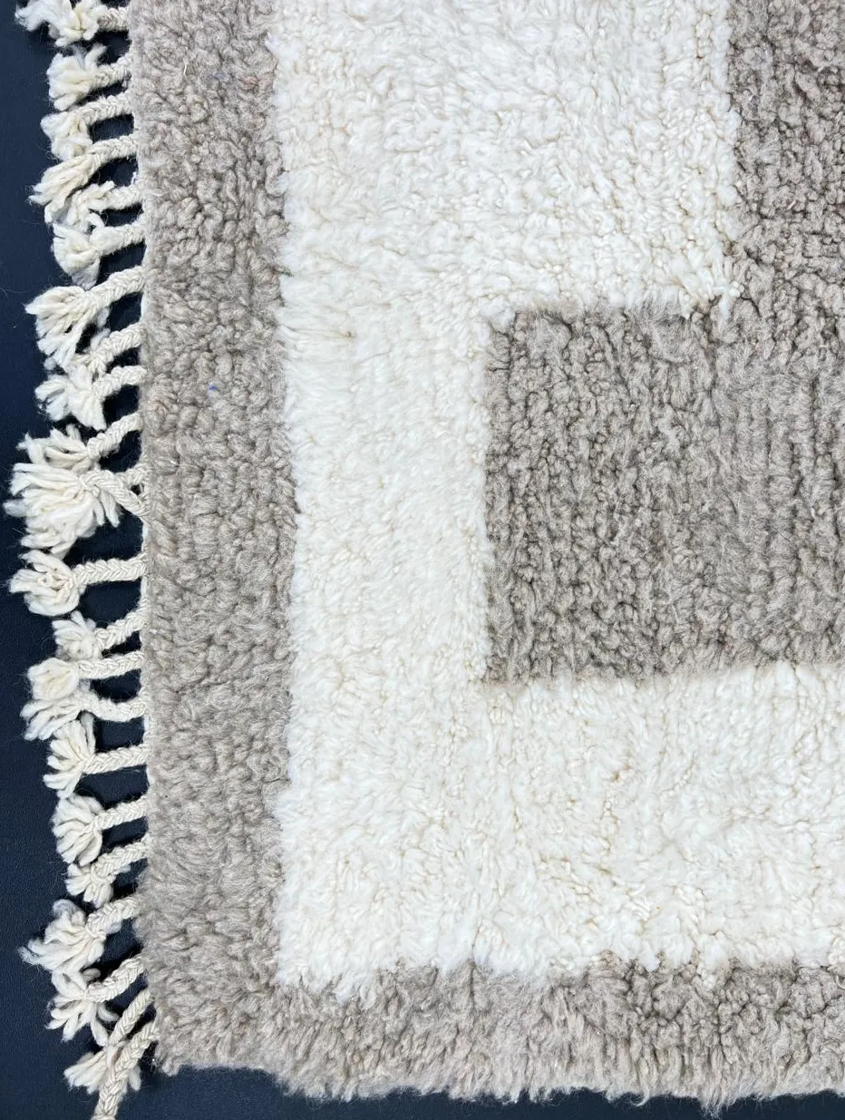 Tapis Mrirt Mgoun beige uni, vue 4 sur 4