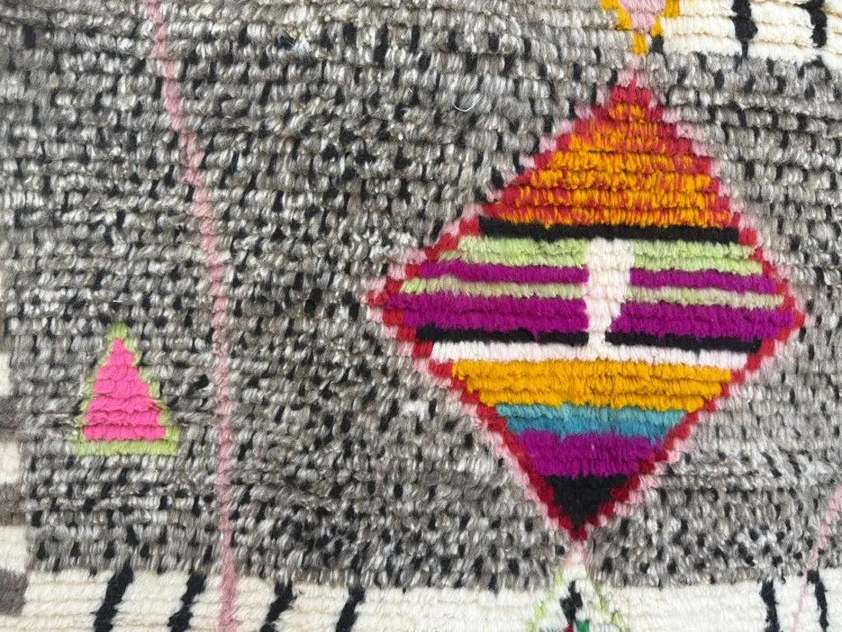 Tapis Mrirt Tata multicolore aux motifs géométriques, vue 3 sur 3