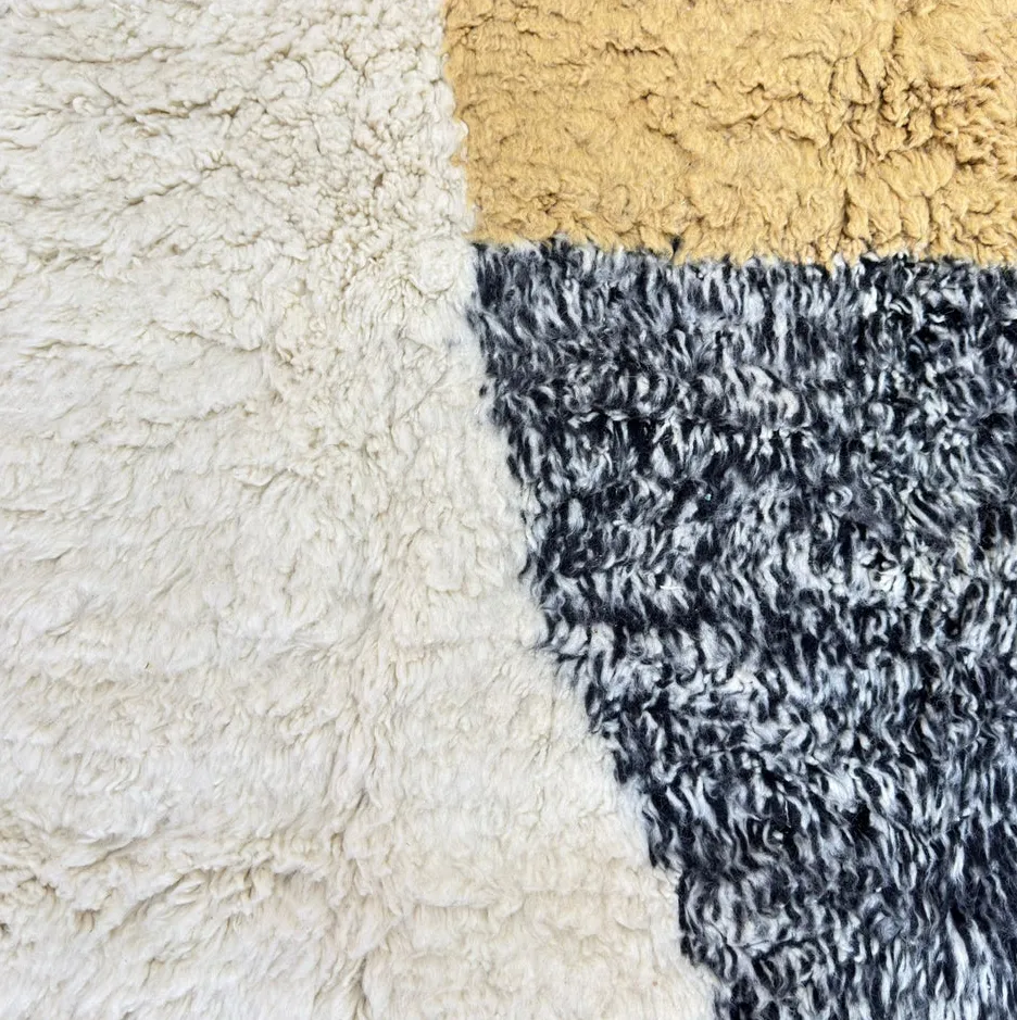 Tapis Mrirt Telouet beige et gris, vue 3 sur 4