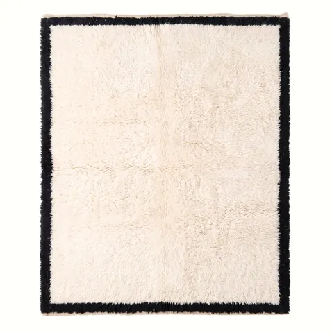 Tapis Mrirt Tinejdad beige et blanc uni — tapis mrirt