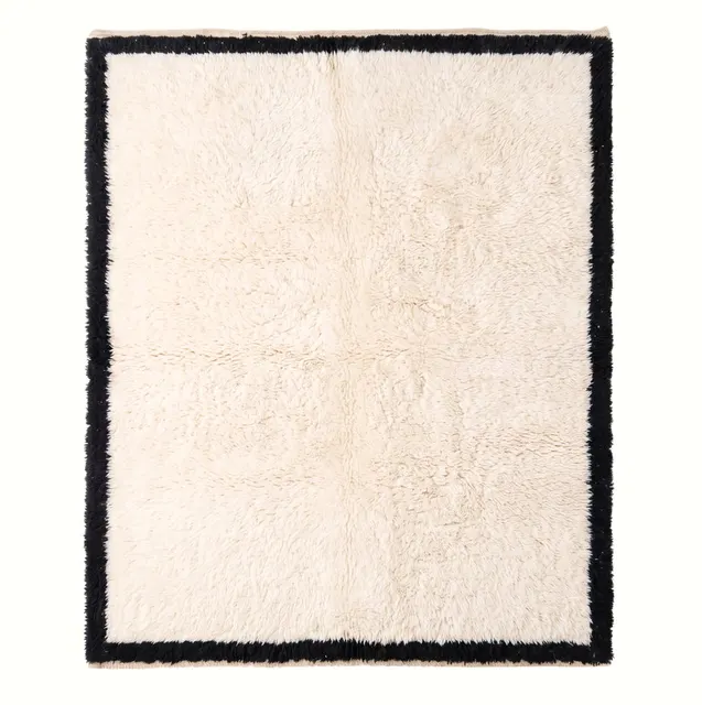 Tapis Mrirt Tinejdad beige et blanc uni — tapis mrirt