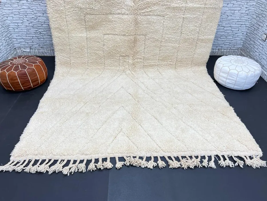 Tapis Mrirt Tirhza beige uni, vue 3 sur 4