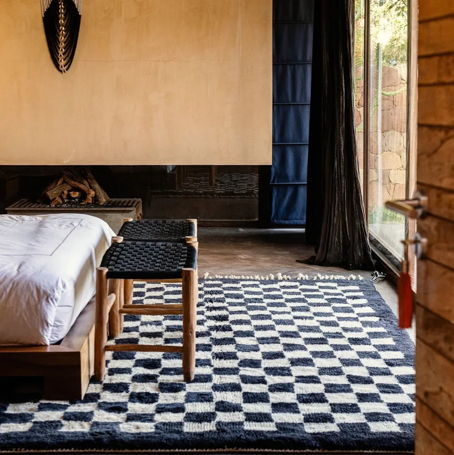 Tapis Mrirt Zagora beige et blanc à damier, vue 3 sur 3