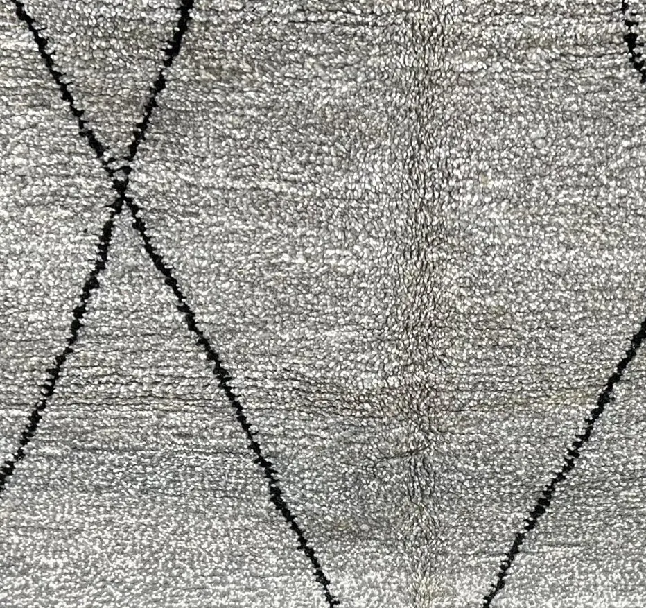 Tapis rond Beni Ouarain Melloul gris à lignes, vue 4 sur 4