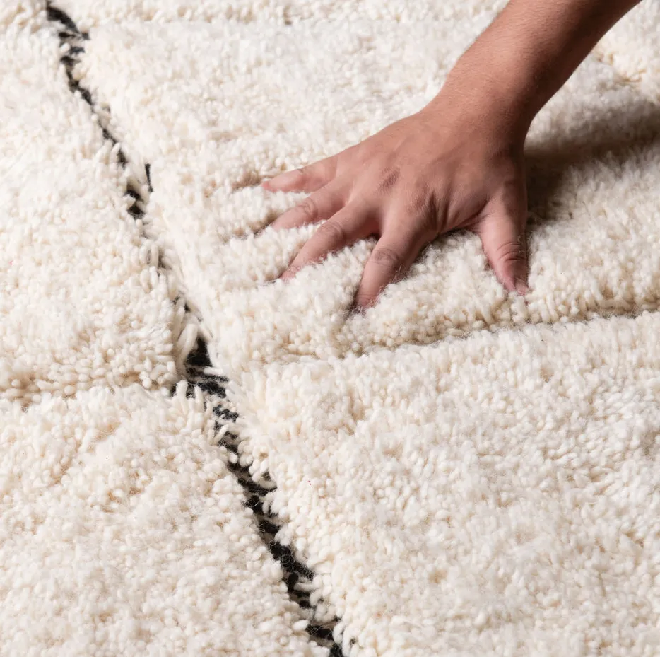 Tapis rond Beni Ouarain Midelt beige et noir, vue 7 sur 7