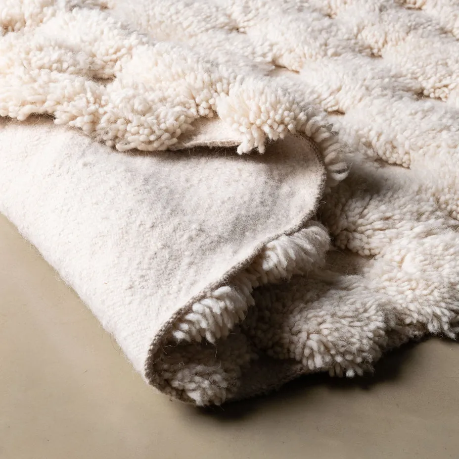 Tapis rond Beni Ouarain Sefrou beige et blanc, vue 5 sur 7