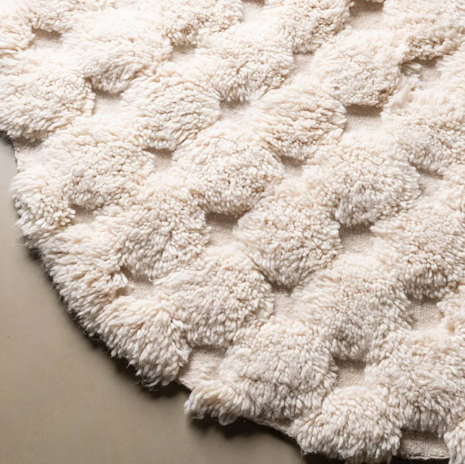 Tapis rond Beni Ouarain Sefrou beige et blanc, vue 6 sur 7