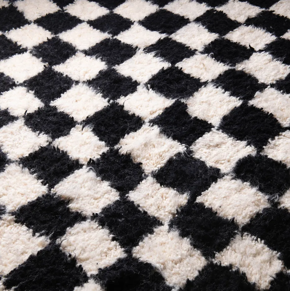 Tapis rond Beni Ouarain Tafraout beige et noir, vue 3 sur 7