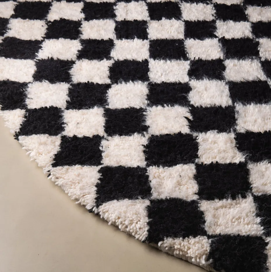 Tapis rond Beni Ouarain Tafraout beige et noir, vue 4 sur 7