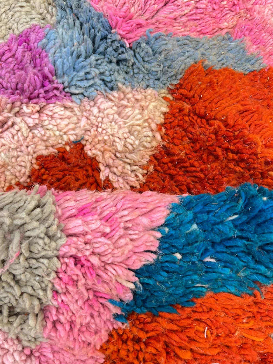 Tapis rond berbère Aguelmam multicolore au dessin abstrait, vue 3 sur 4