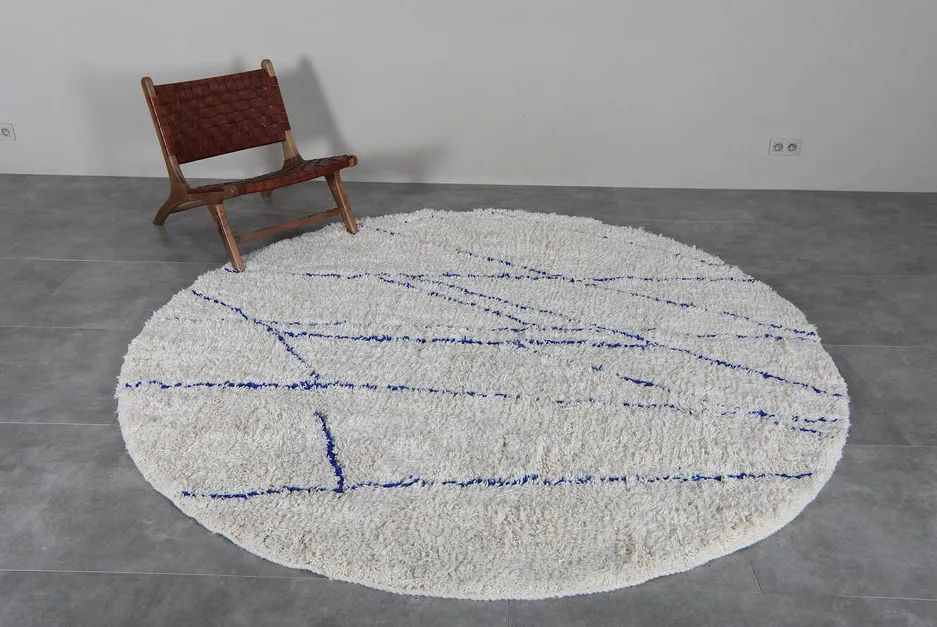 Tapis rond berbère Aksel crème et bleu uni — tapis berbères contemporains tissé à la main