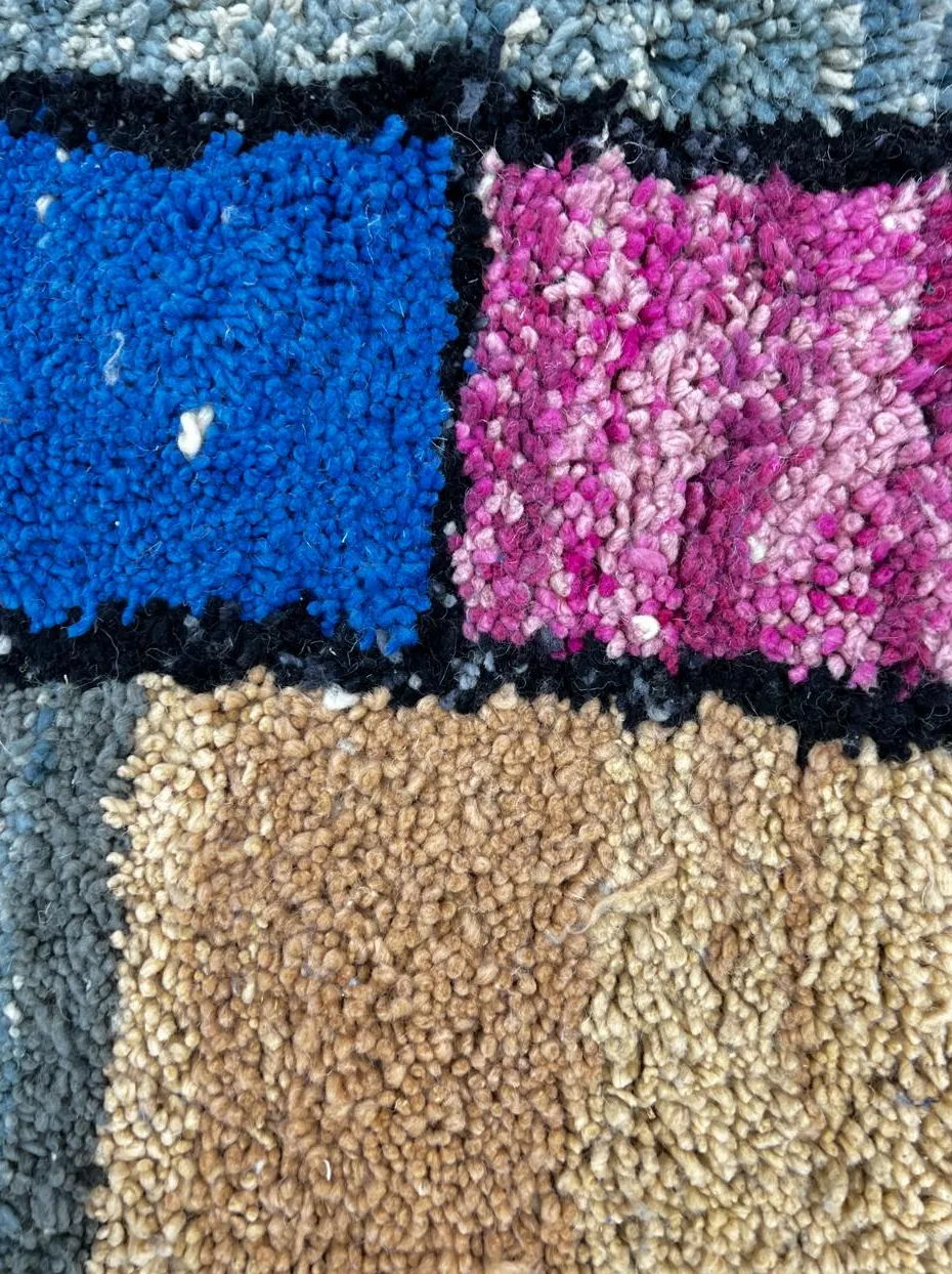 Tapis rond berbère Amayas multicolore aux motifs géométriques, vue 4 sur 4