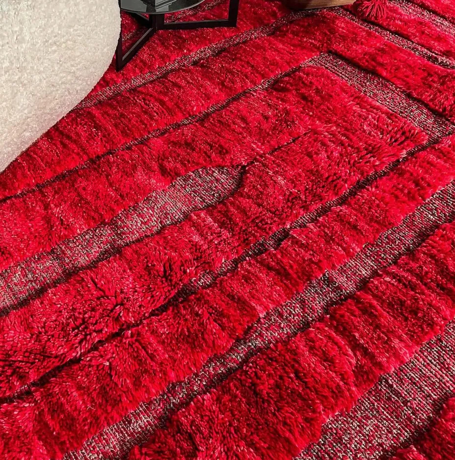 Tapis rond berbère Anir rouge aux motifs géométriques, vue 3 sur 4