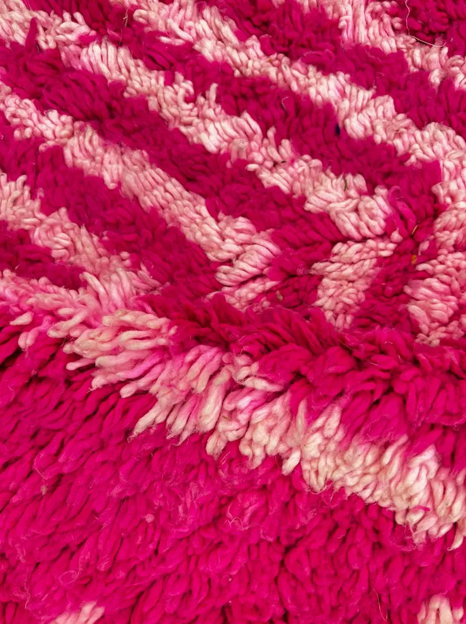 Tapis rond berbère Asif rose à losanges, vue 3 sur 4