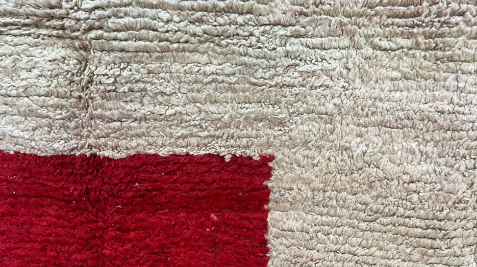 Tapis rond berbère Biougra aux motifs géométriques, vue 3 sur 4