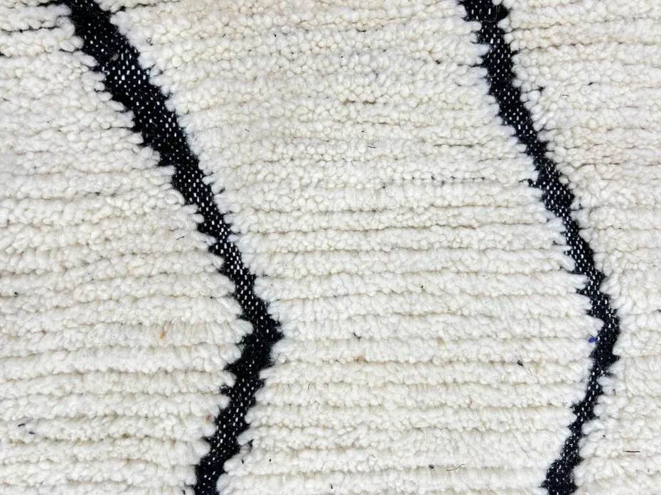 Tapis rond berbère Erfoud blanc à losanges, vue 4 sur 4