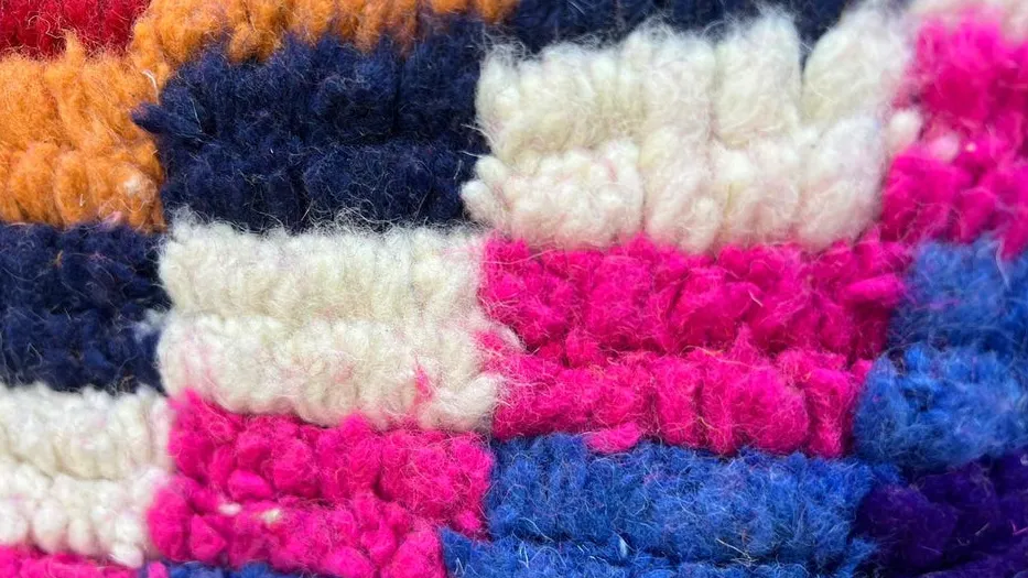Tapis rond berbère Imlil multicolore au dessin abstrait, vue 4 sur 4