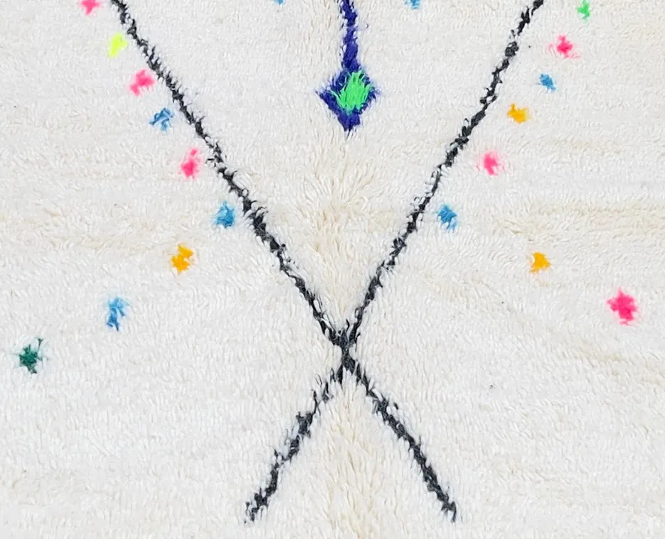Tapis rond berbère Itzer blanc et multicolore aux motifs berbères, vue 4 sur 4