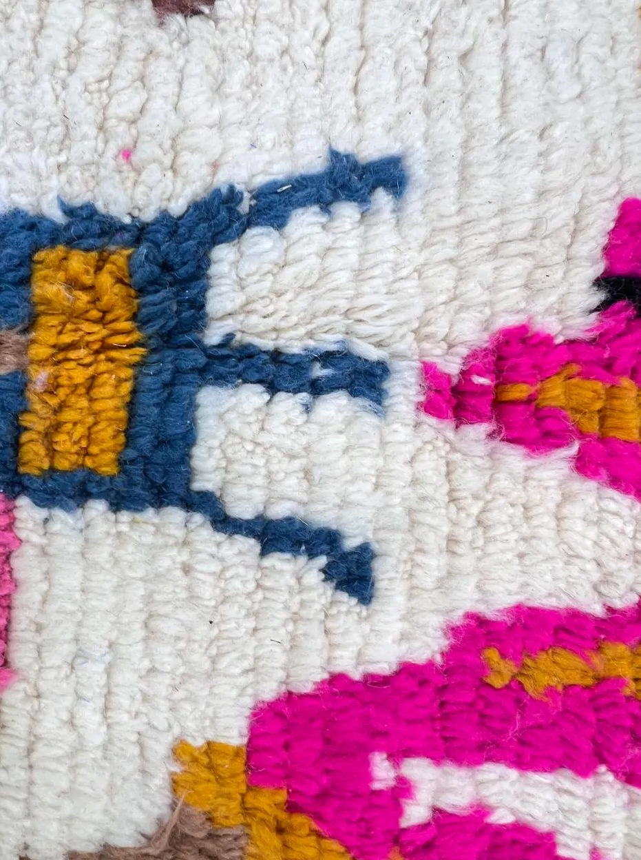 Tapis rond berbère Midelt blanc et multicolore aux motifs berbères, vue 4 sur 4