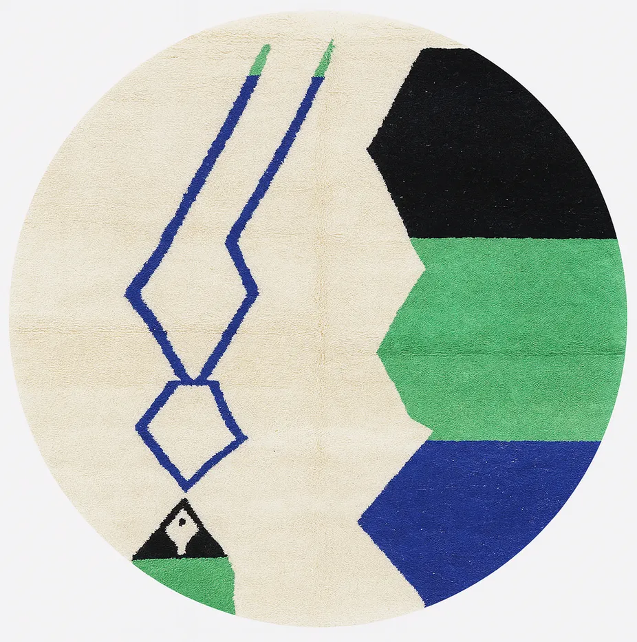 Tapis rond berbère Oukaïm blanc et bleu au dessin abstrait — tapis berbères contemporains tissé à la main