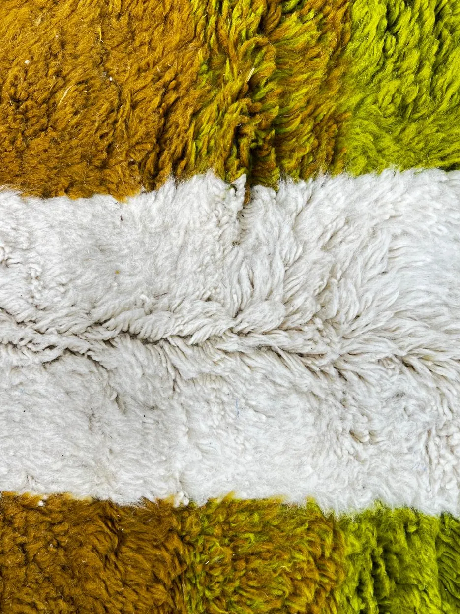 Tapis rond berbère Ouzoud blanc au dessin abstrait, vue 4 sur 4