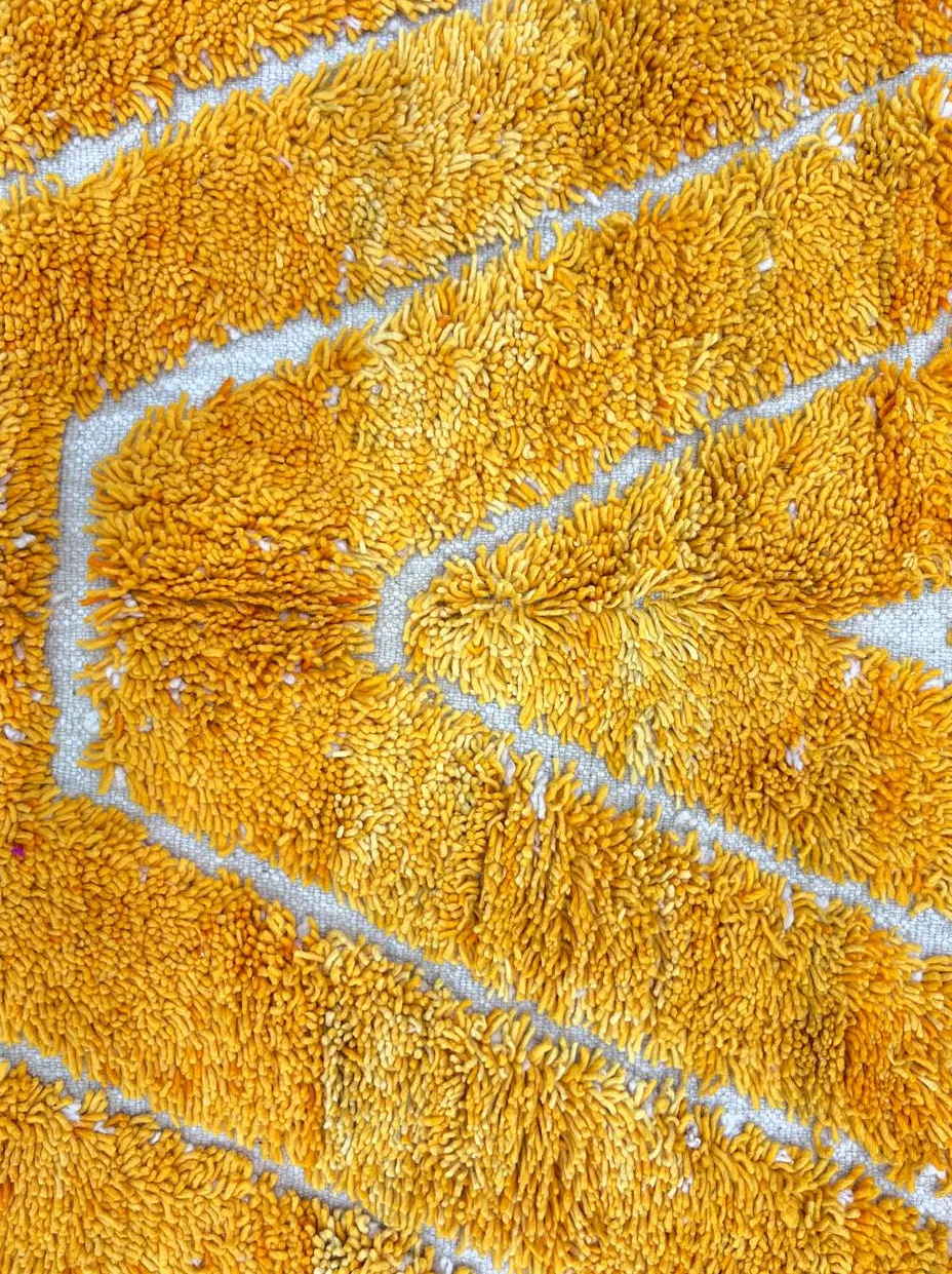 Tapis rond berbère Rissani jaune, vue 4 sur 4