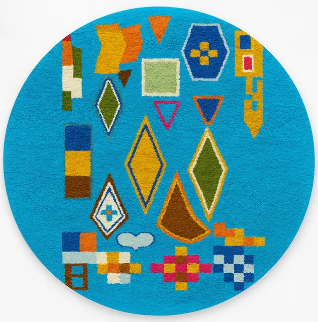 Tapis rond berbère Sefrou bleu et multicolore aux motifs géométriques — tapis berbères contemporains