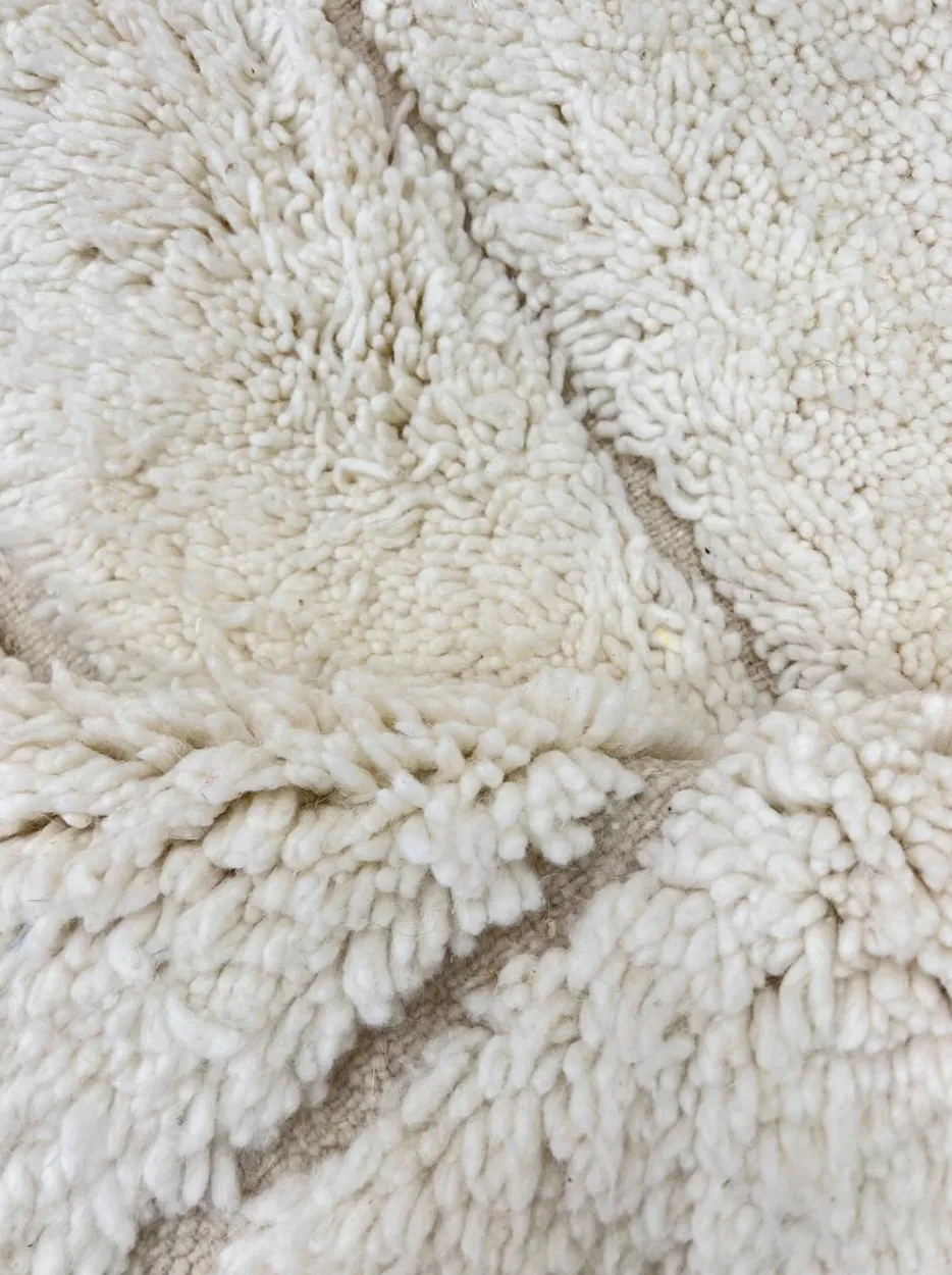 Tapis rond berbère Skoura blanc à lignes, vue 3 sur 4