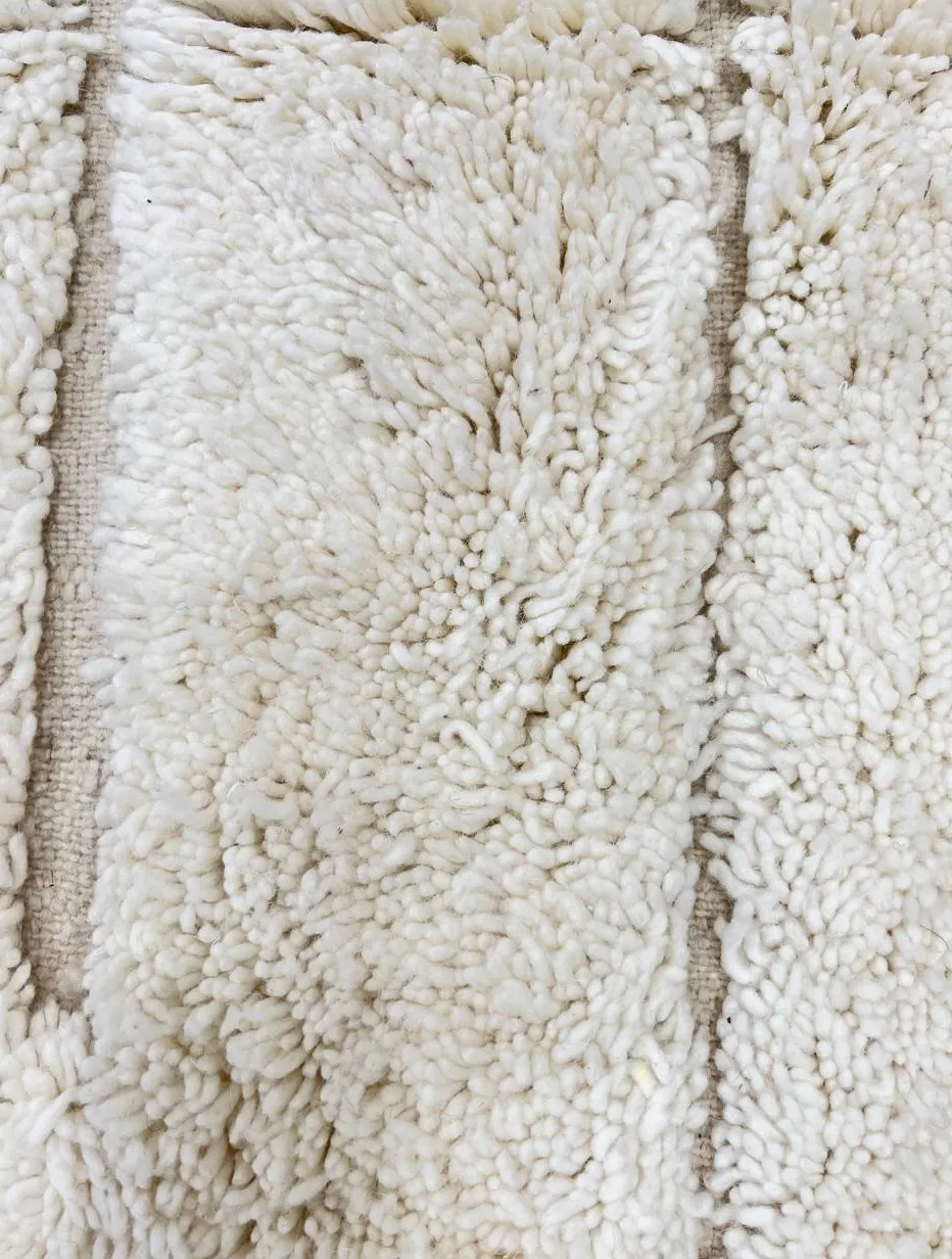 Tapis rond berbère Skoura blanc à lignes, vue 4 sur 4