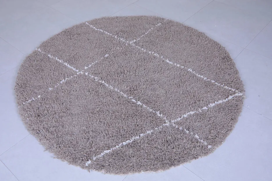 Tapis rond berbère Tassaout gris, vue 6 sur 7