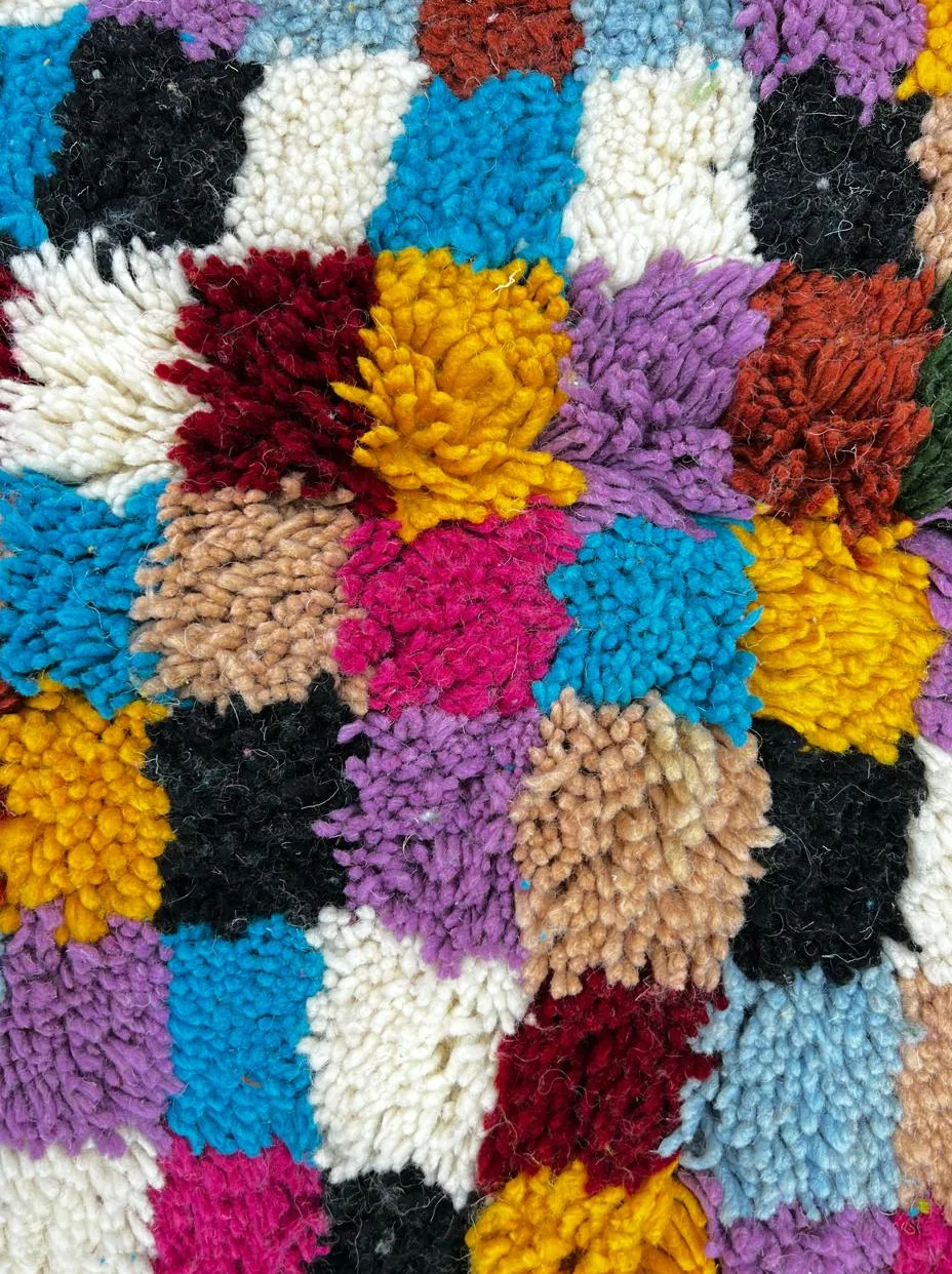 Tapis rond berbère Tigmi multicolore à damier, vue 4 sur 4