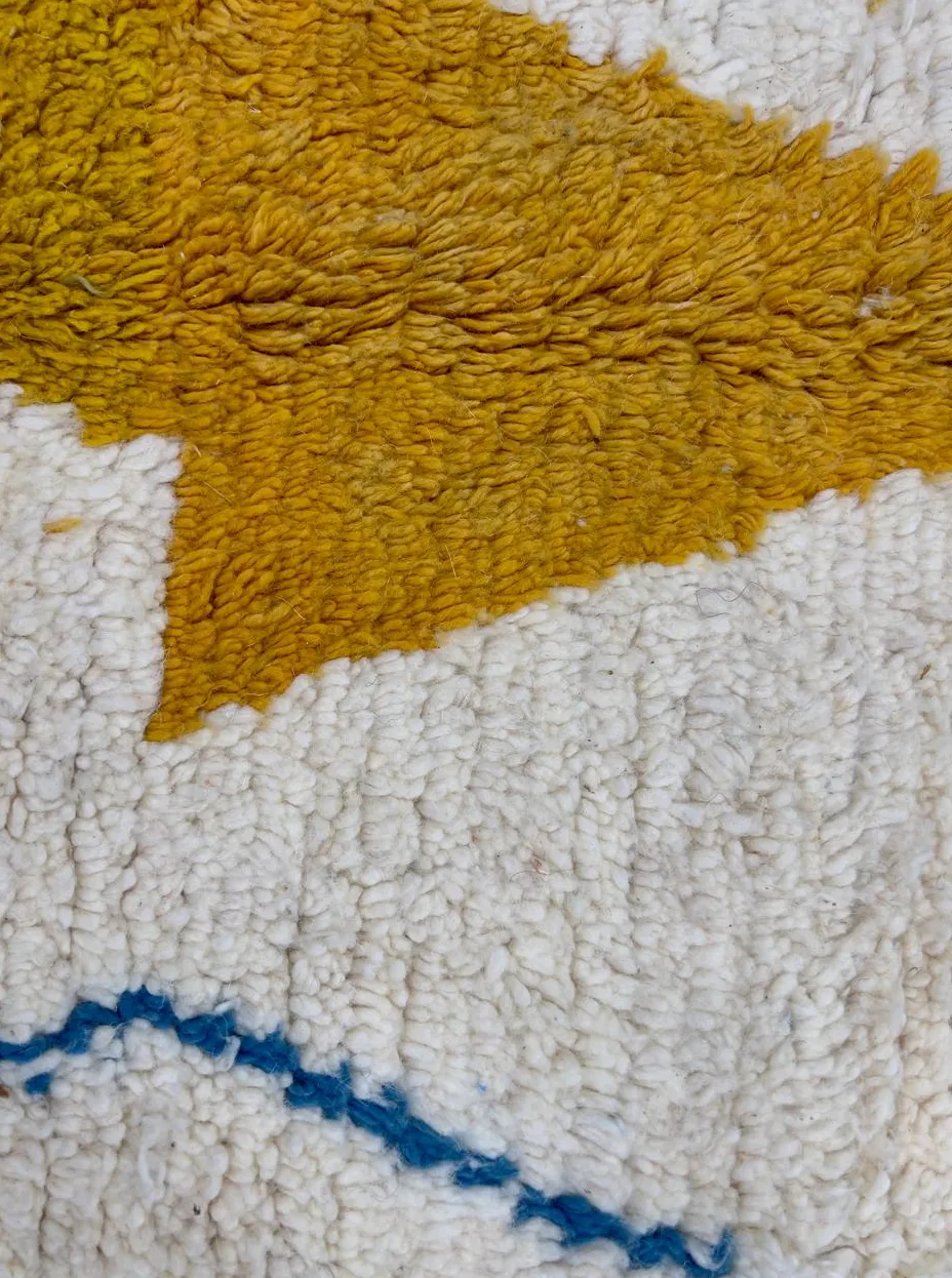 Tapis rond berbère Timahdite blanc et multicolore, vue 4 sur 4