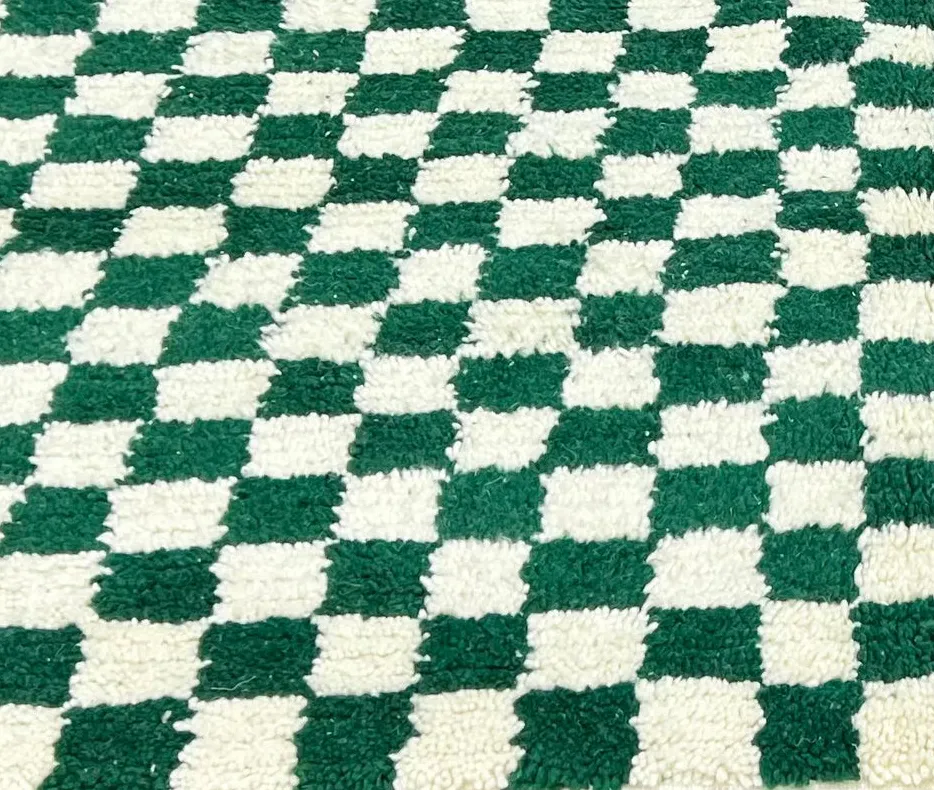 Tapis rond berbère Tinghir vert et blanc à damier, vue 4 sur 4
